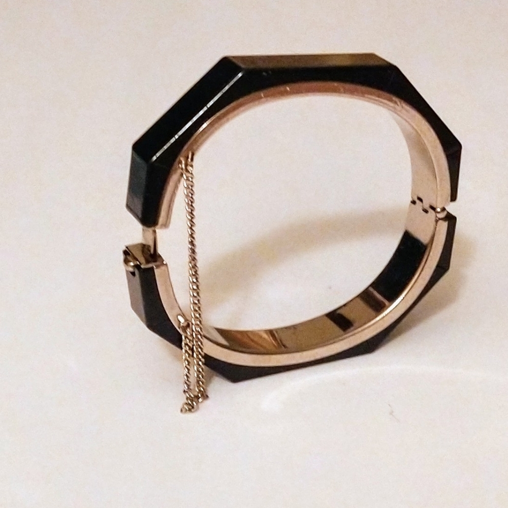 Hexagon Beauty Black Silver Cuff